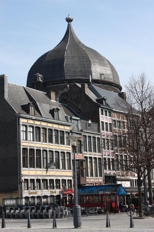 Le Chat Maudit De Maryse Liege Exterior photo